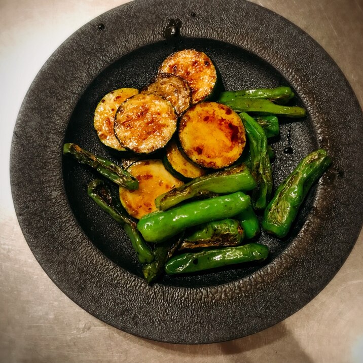 じっくり焼くだけ！野菜の旨味が引き出る焼き野菜